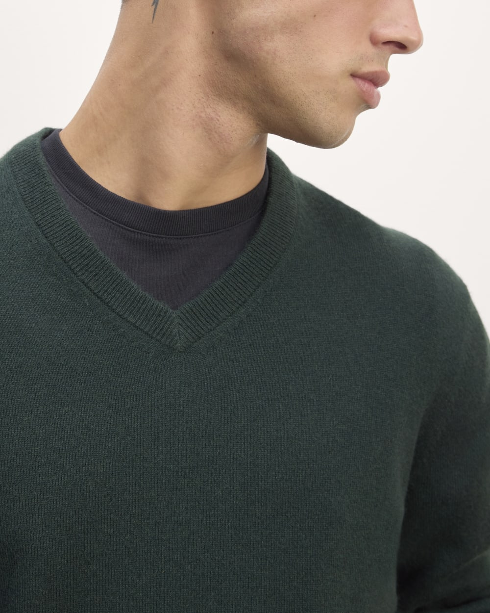 The Cashmere V-Neck Sweater | Scarab - Image 4