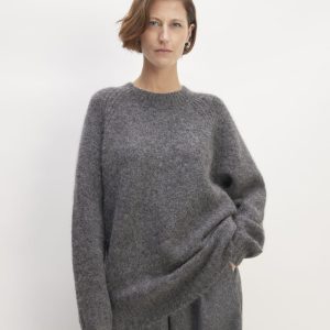 The SuperFuzz Alpaca Crew | Dark Charcoal
