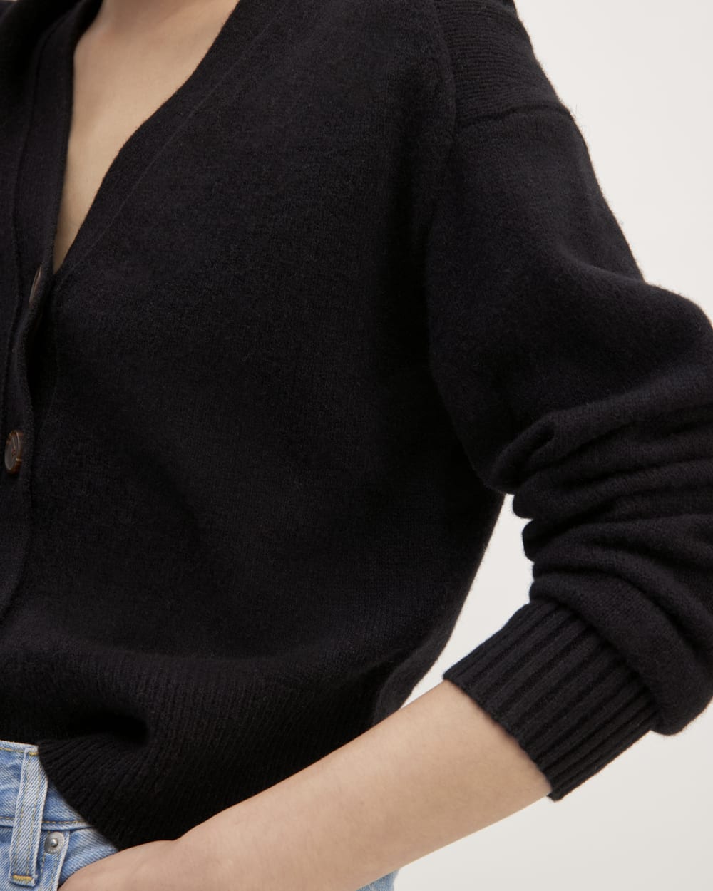 The Cashmere Cardigan | Black - Image 5