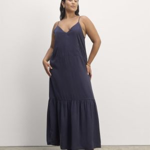The Long Weekend Dress in Butterlite | Navy