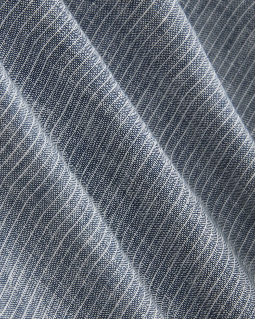 The Classic Short-Sleeve Shirt in Linen | White / Blue - Image 6