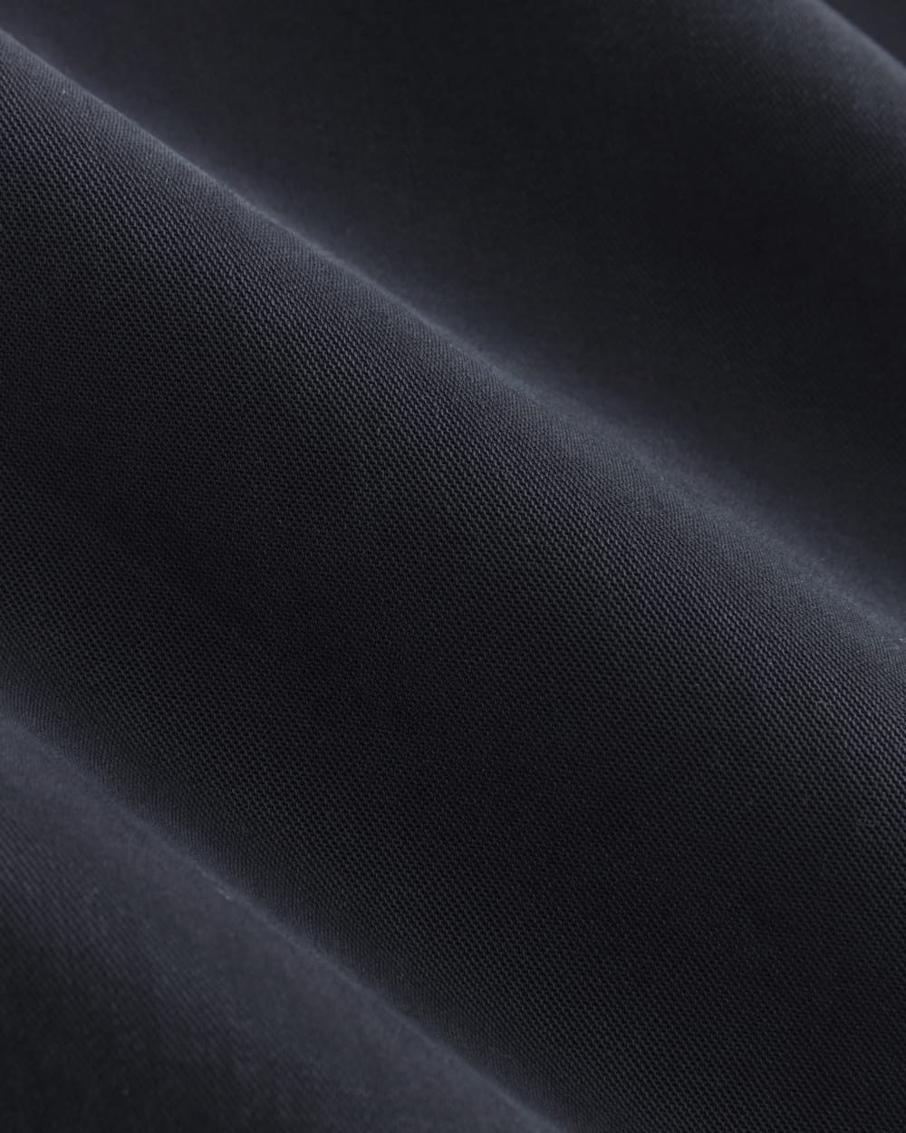 The Resort Shirt in Butterlite | Navy - Image 6