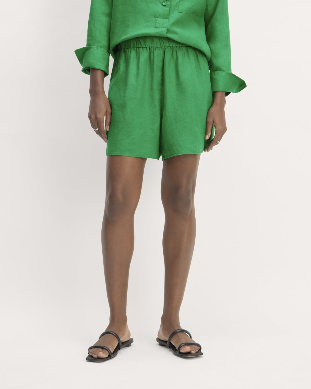 The Linen Easy Short | Grass Green - Image 3