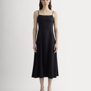 The Seamed Dress in Stretch Linen | Black
