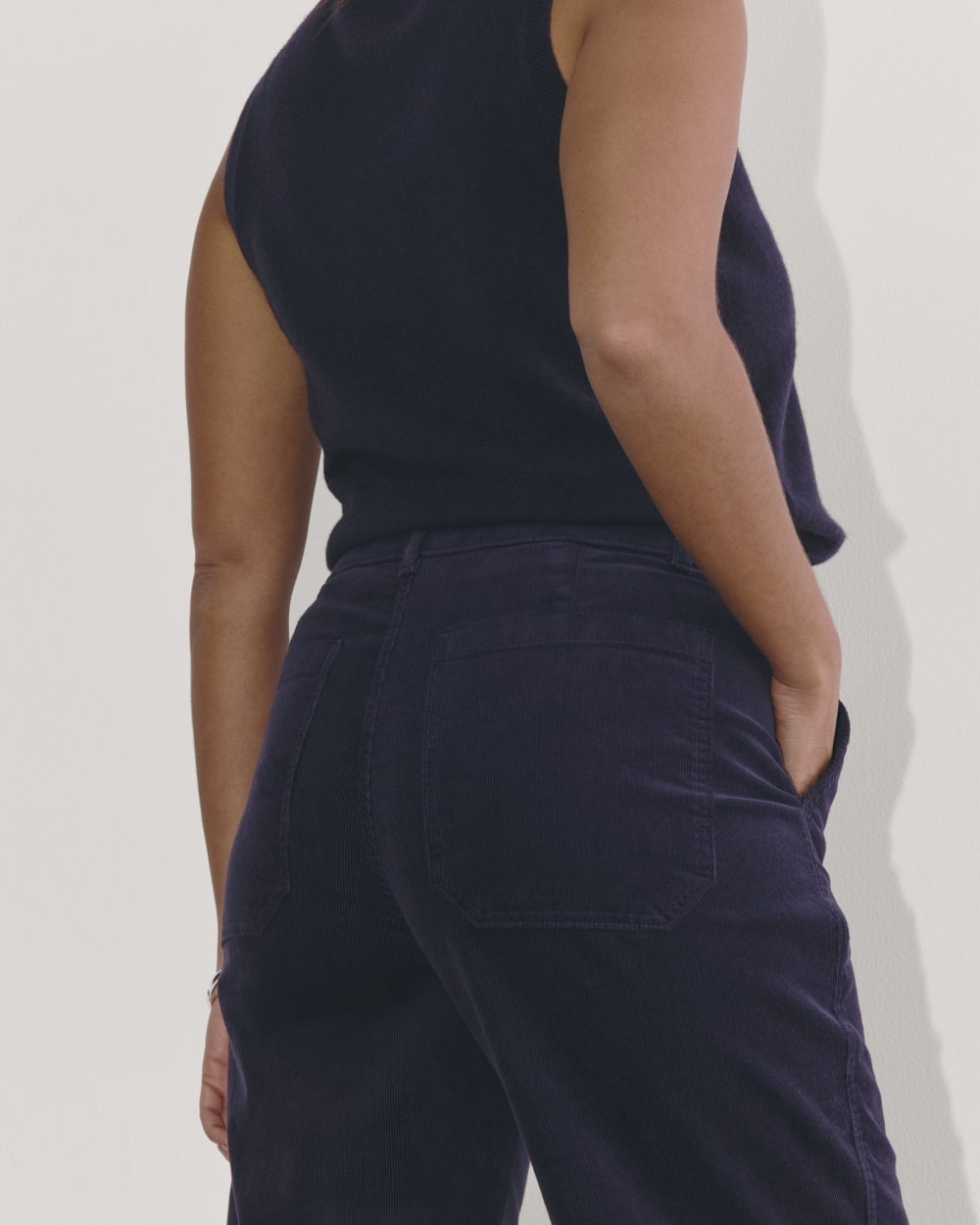 The Utility Barrel in Corduroy | Navy - Image 6