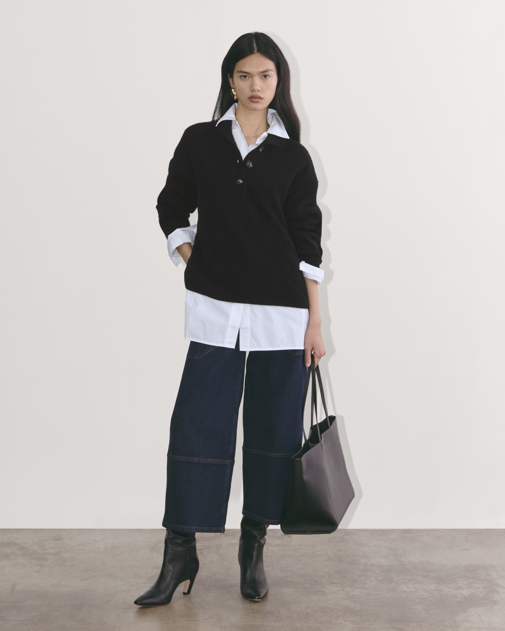 The Cocoon Henley in Wool Cashmere | Black - Image 2