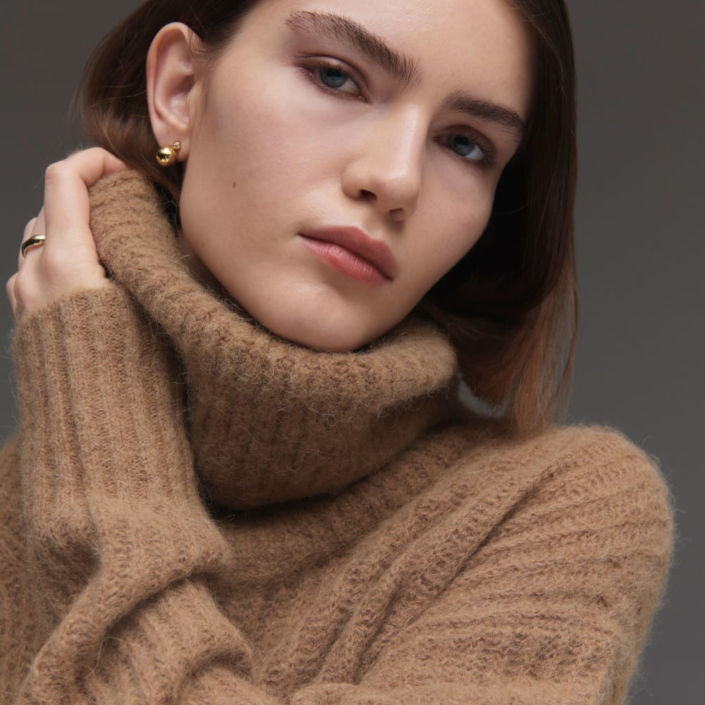 The Alpaca Oversized Turtleneck | Cappuccino - Image 7