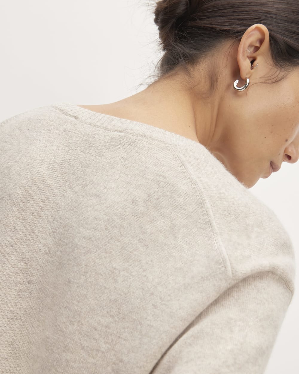 The Classic V in Cashmere | Canvas - Image 5