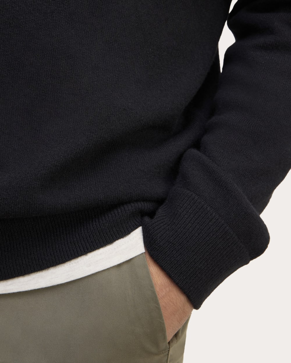 The Cashmere V-Neck Sweater | Black - Image 4