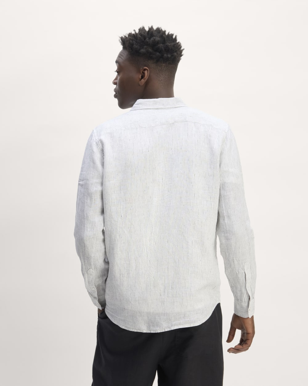 The Classic Shirt in Linen | White / Black - Image 6