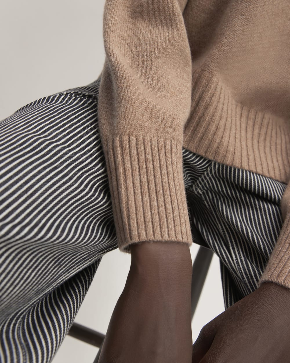 The Boxy Crew in Cashmere | Heathered Woodsmoke - Image 5