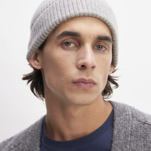 The Cashmere Fine Rib Beanie | Heathered Grey