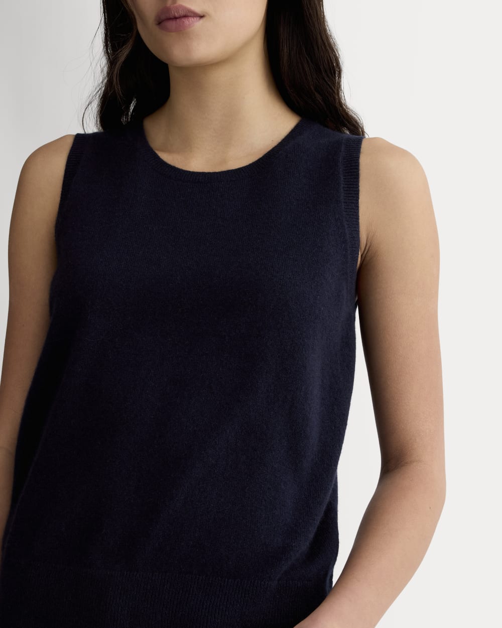 The Classic Tank in Cashmere | Navy - Image 4