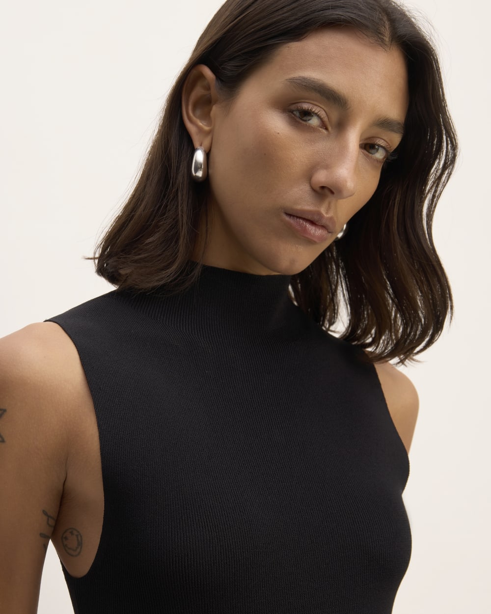 The Viscose Mock Neck Top | Black - Image 4