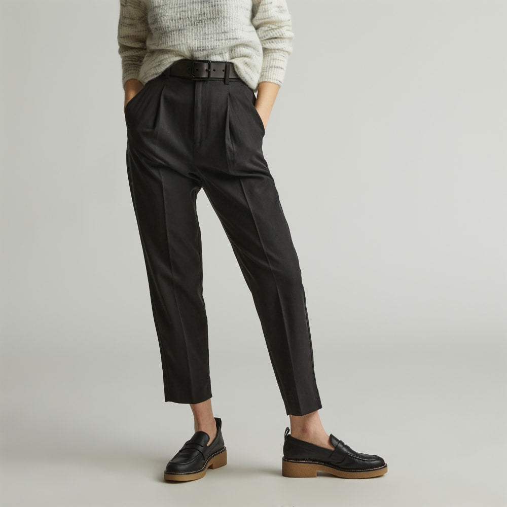 The Draper Tapered Pant in Buttersmooth | Black - Image 3