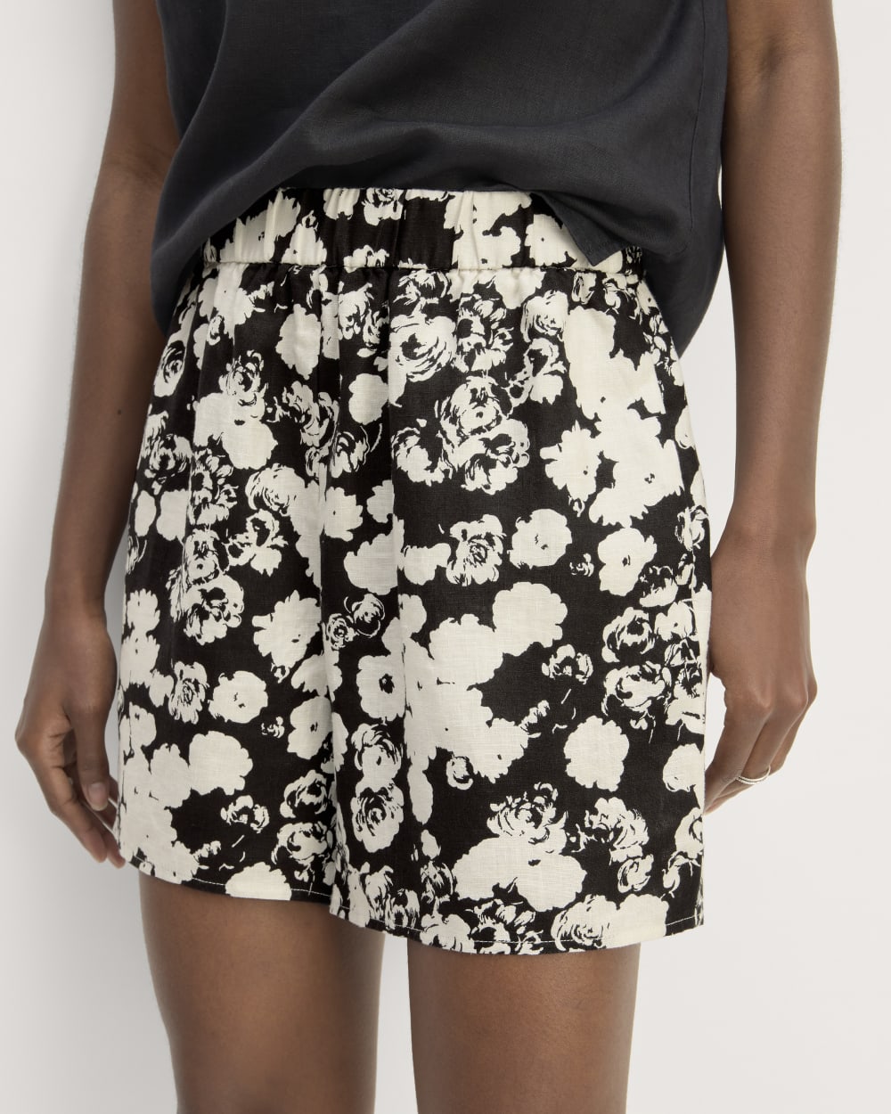 The Linen Easy Short | Black / Bone Floral - Image 4