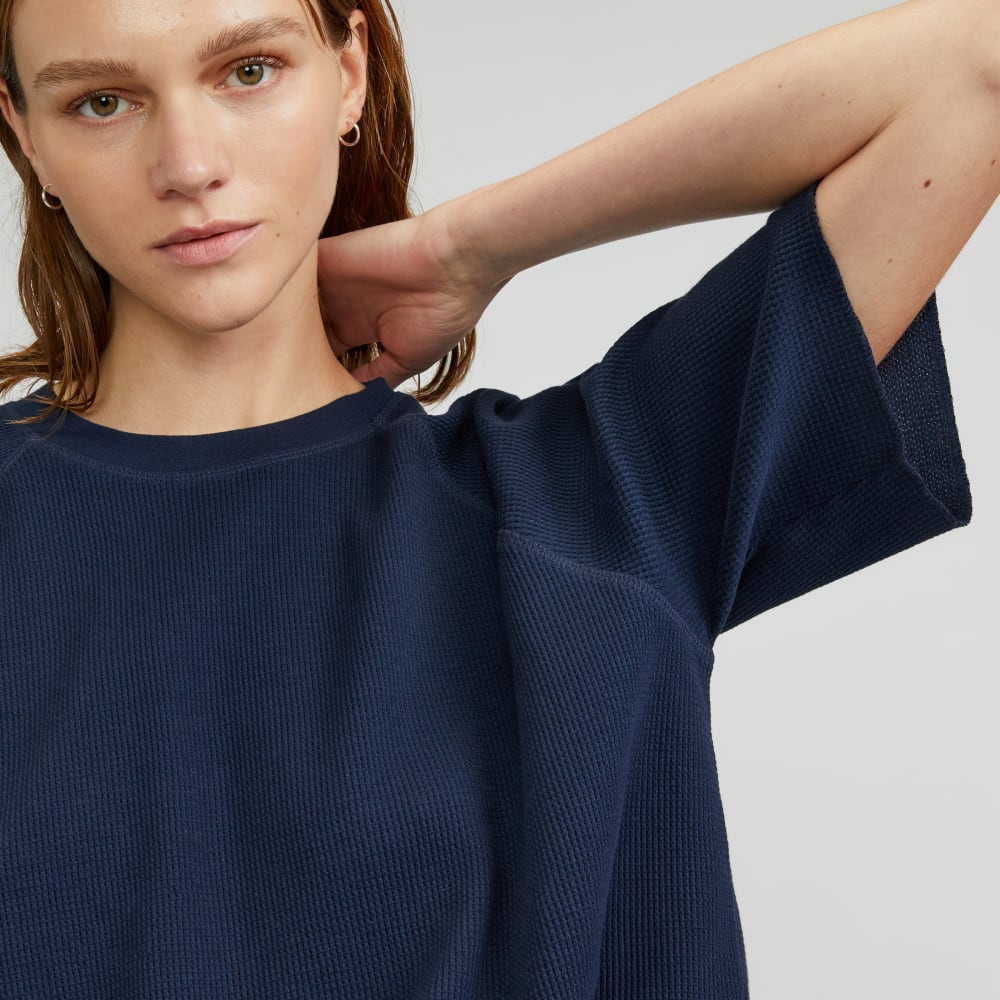 The Organic Cotton Waffle Raglan Tee | Navy - Image 4