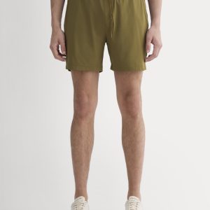 The Off-Duty Tech Short | Olive