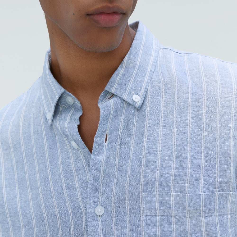The Classic Short-Sleeve Shirt in Linen | Blue / White - Image 5