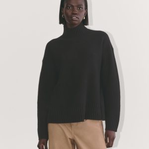 The Honeycomb Funnel Neck in Wool Cashmere | Black