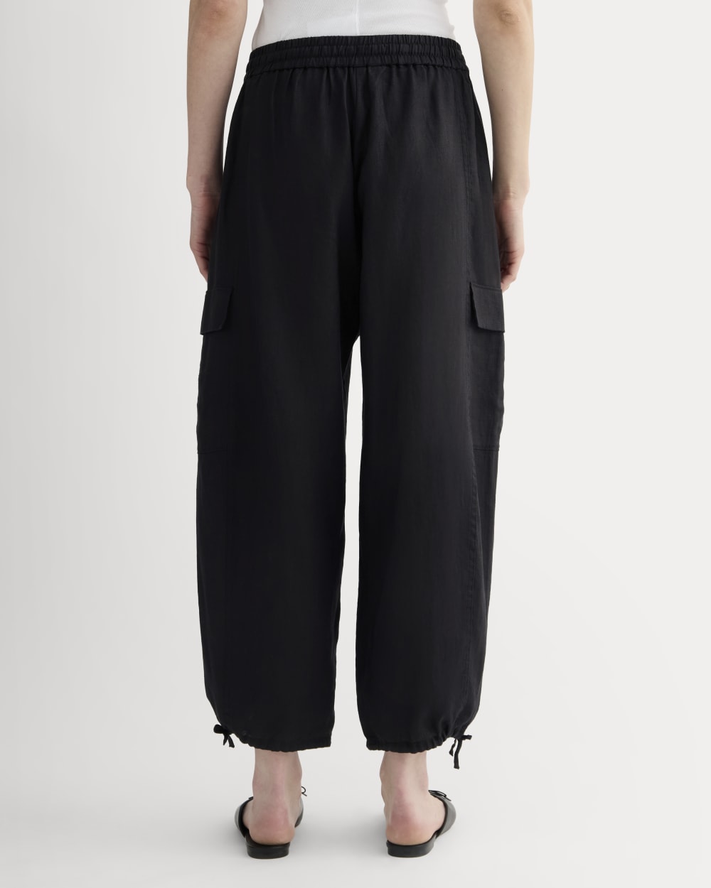 The Cargo Curve Pant in Linen | Black - Image 5