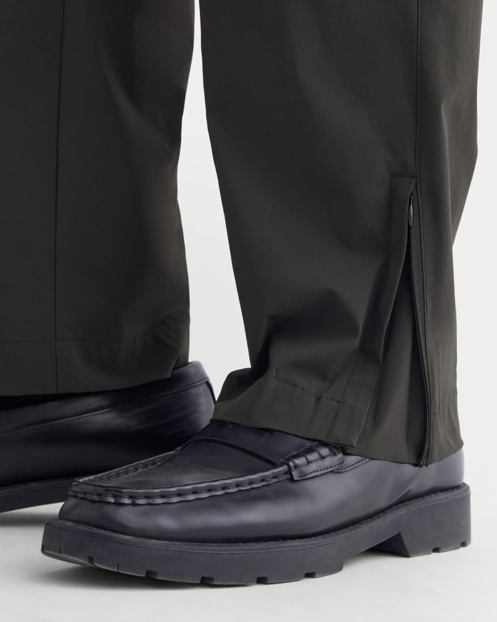 Transit Recycled Nylon Jogger | Black - Image 4