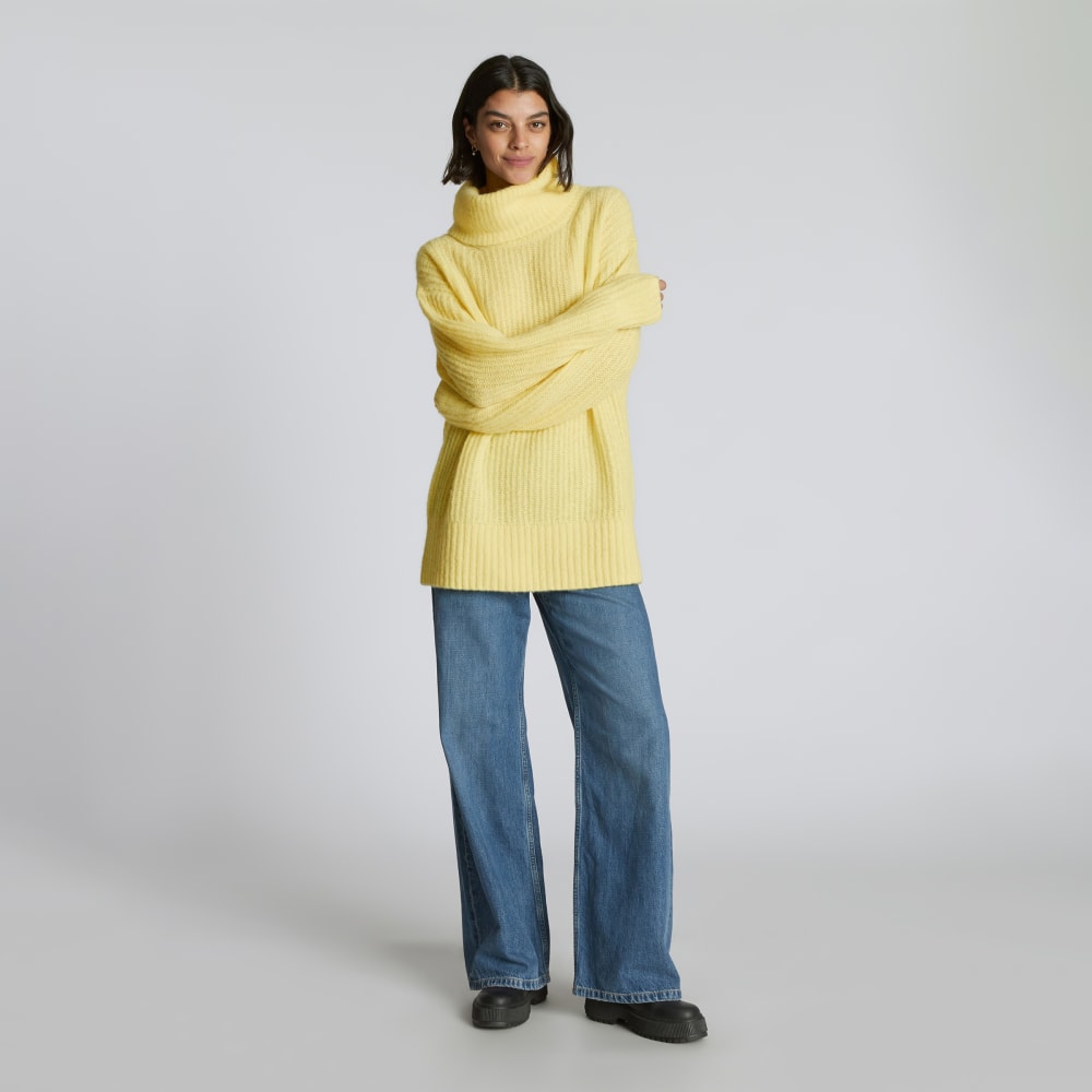 The Alpaca Oversized Turtleneck | Lemon - Image 6