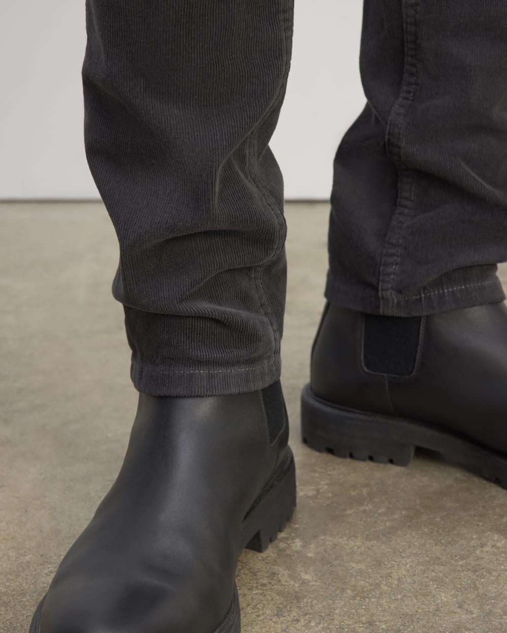 The 5-Pocket Pant in Corduroy | Graphite - Image 5