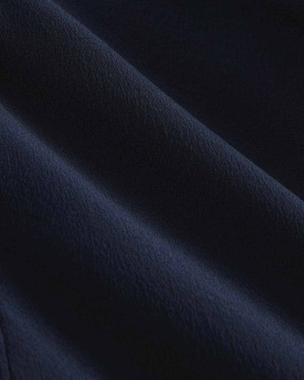 The V-Neck Blouse in Washable Silk | Navy - Image 6