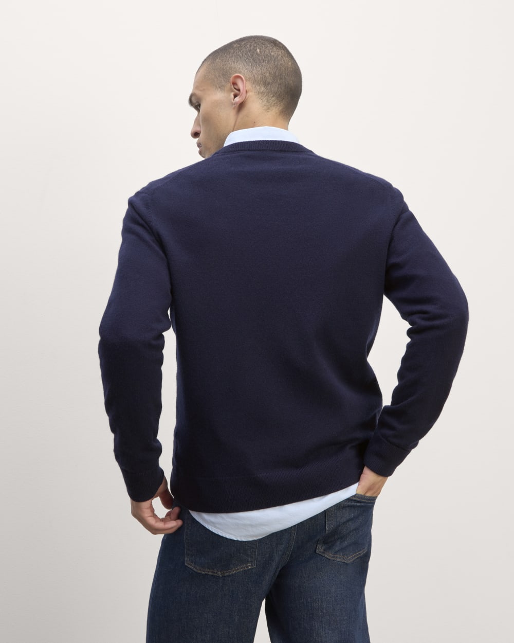 The Cashmere V-Neck Sweater | Navy - Image 6