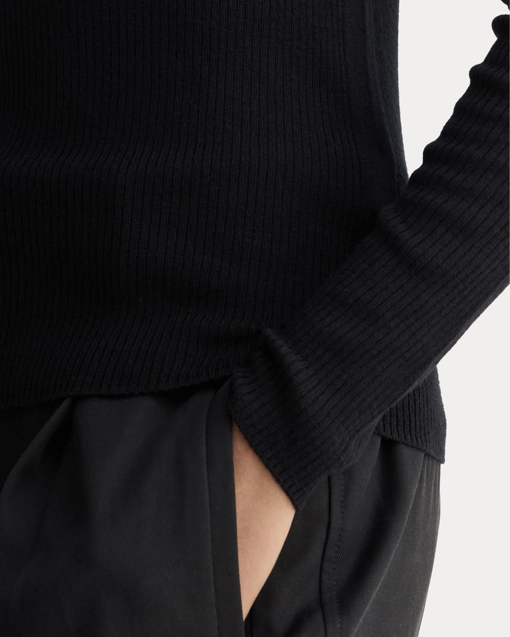 The Polo in Ultrasoft Merino | Black - Image 4