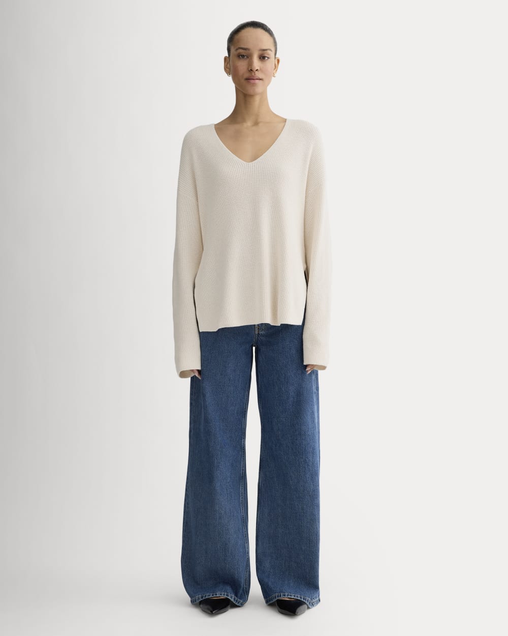 The Slouchy V-Neck in Everyday Cotton | Canvas - Image 3