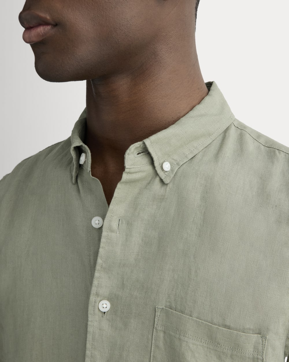 The Classic Short-Sleeve Shirt in Linen | Sage Green - Image 4