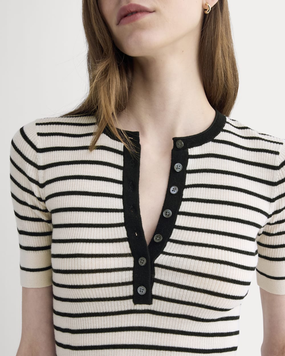 The Short-Sleeve Henley in Ultrasoft Merino | Parchment / Black - Image 4