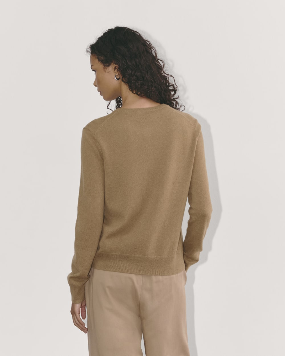 The Classic Cardigan in Cashmere | Tiger's Eye - Image 5