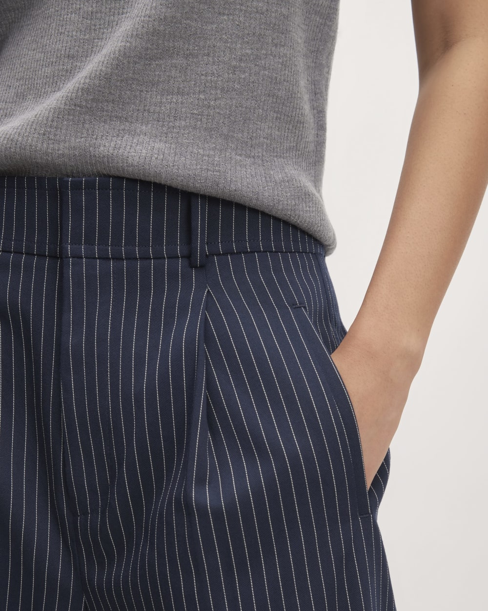 The Draper Pleated Pant in Buttersmooth | Navy / Bone | 32 Inseam - Image 4
