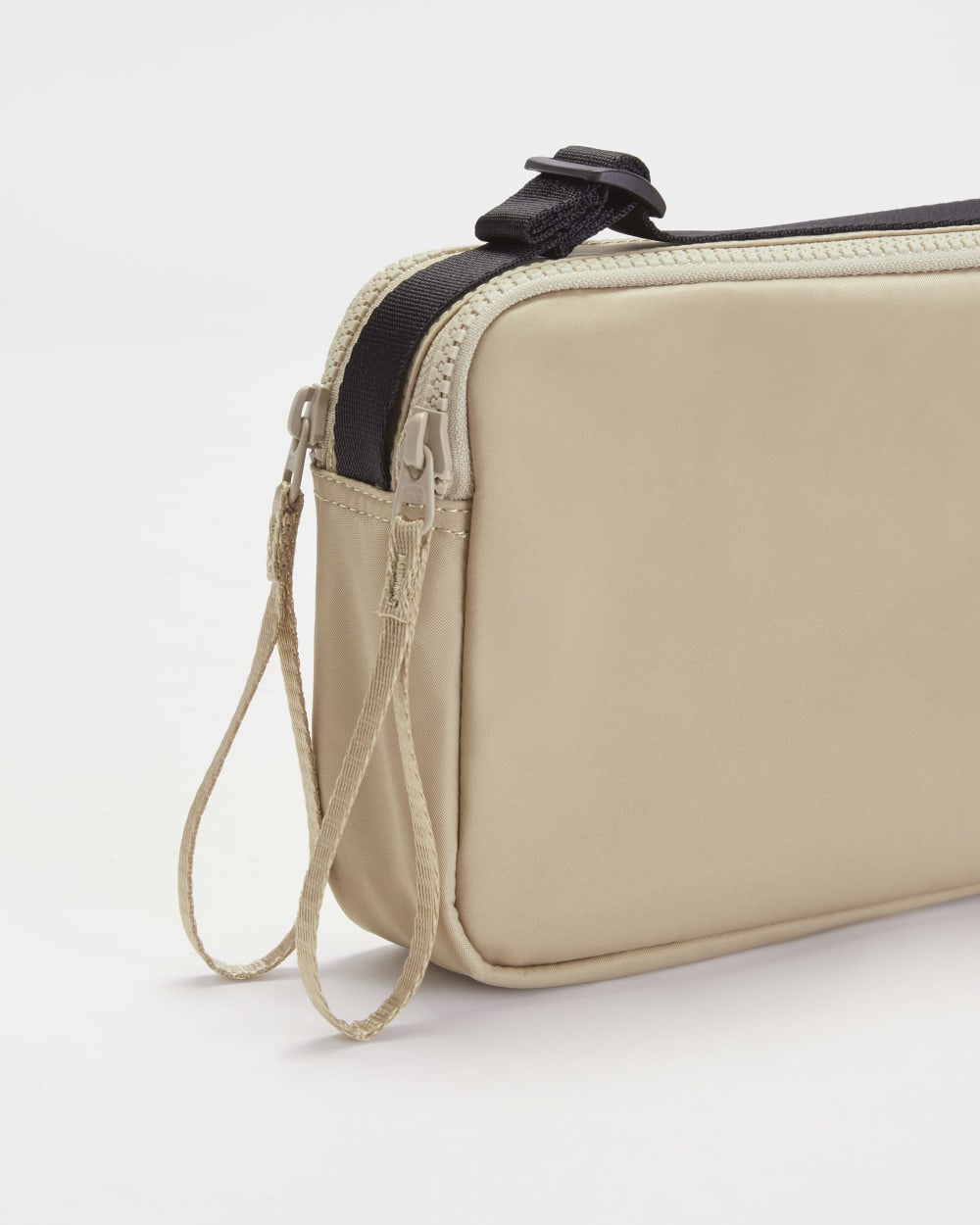 The Recycled Nylon Camera Bag | Khaki - Image 5