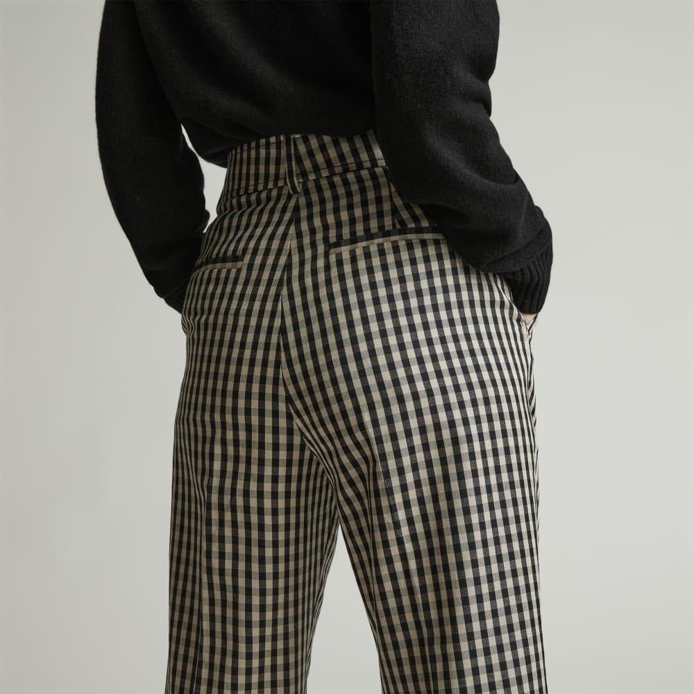 The Draper Tapered Pant in Buttersmooth | Khaki / Black - Image 5