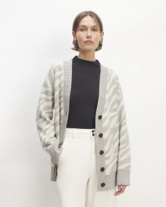 The Alpaca Tiger Jacquard Cardigan | Heathered Grey / Snow