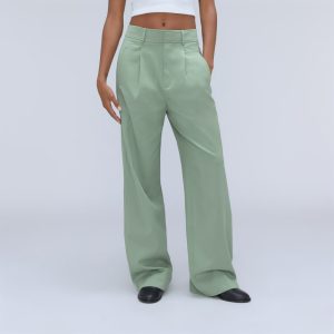 The Draper Pleated Pant in Buttersmooth | Lily Pad | 30 Inseam