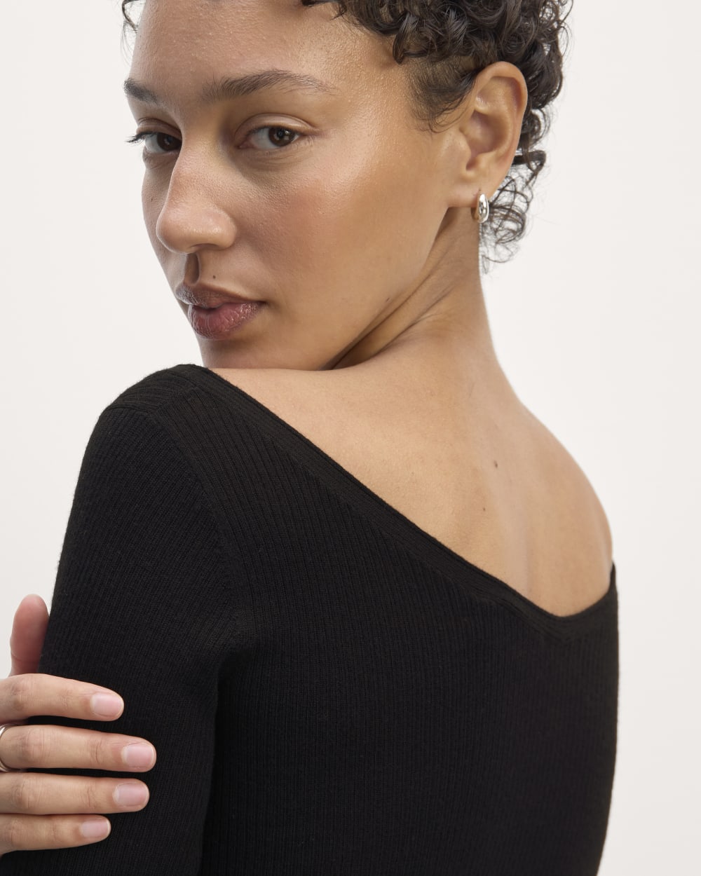 The Off-Shoulder Top in Ultrasoft Merino | Black - Image 4