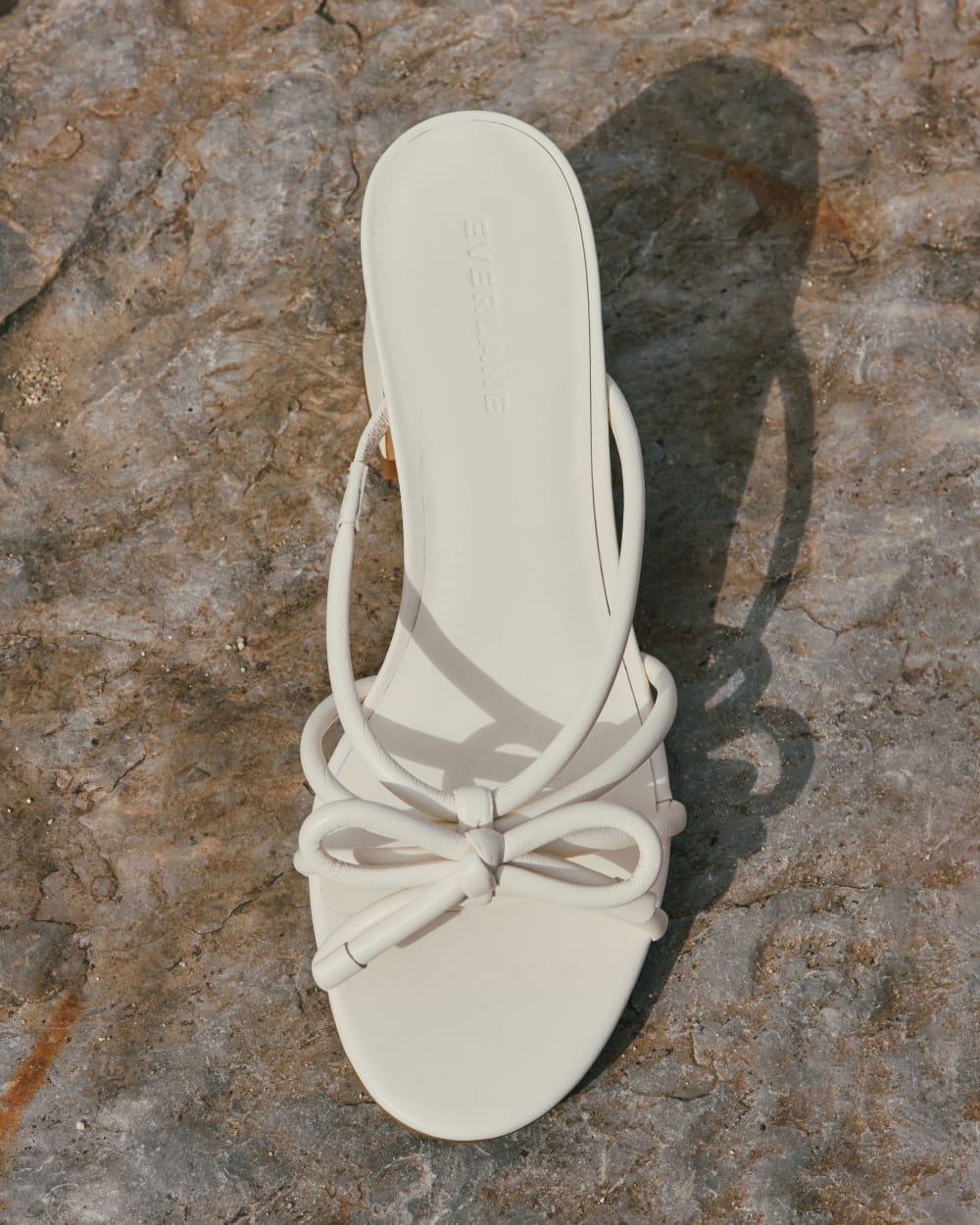 The Bow Heel | Canvas - Image 7