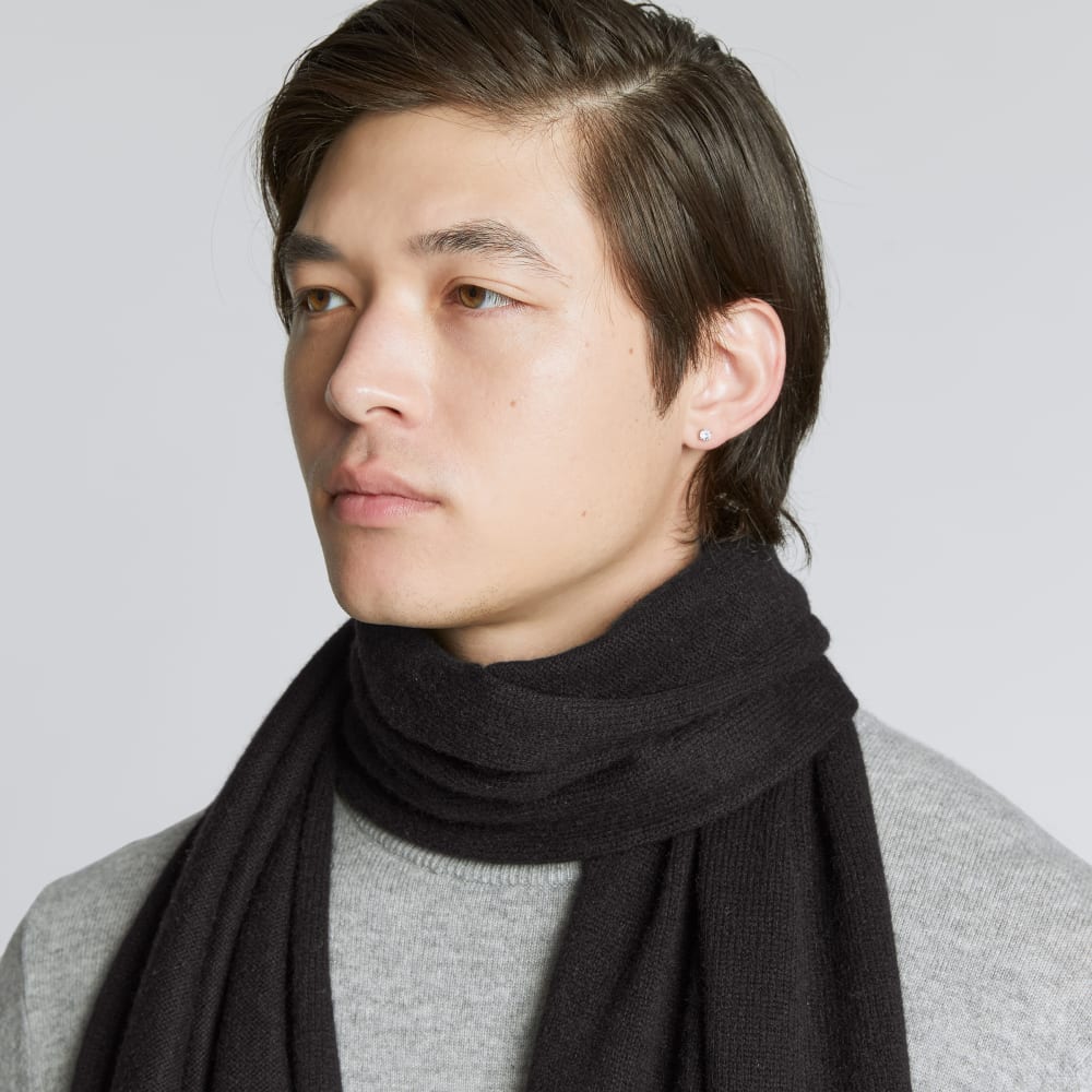 The Cashmere Scarf | Black - Image 5