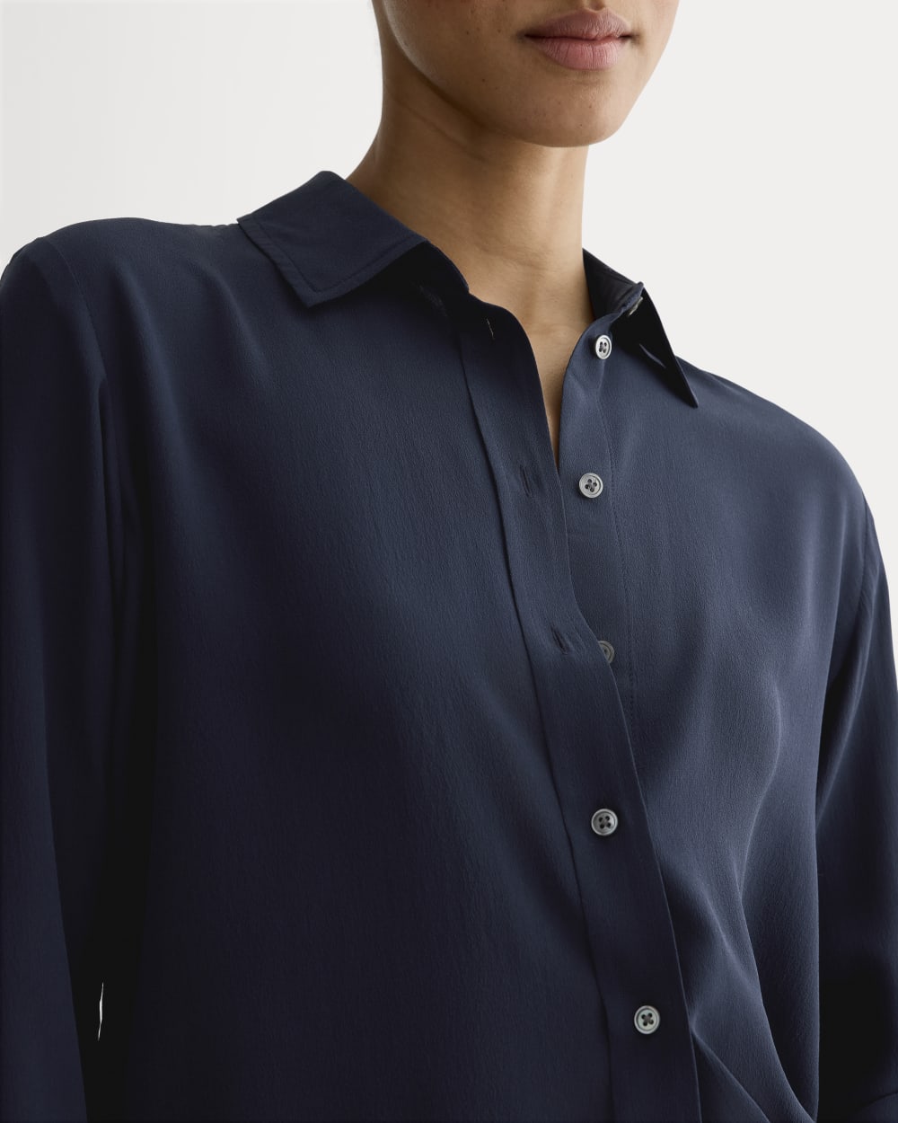 The Must-Have Shirt in Washable Silk | Navy - Image 4
