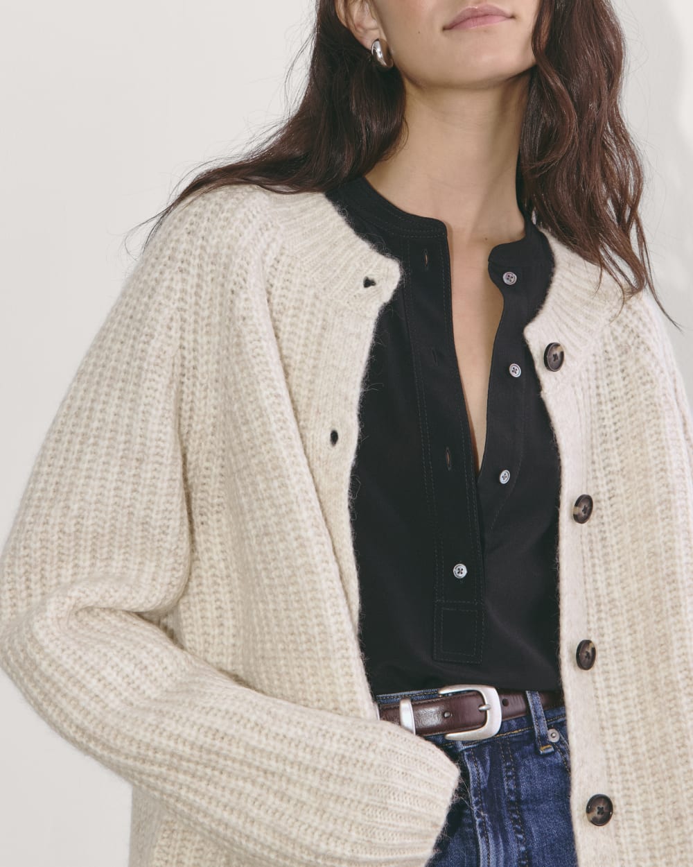 The Fisherman Cardigan in Cloud | Heathered Oat - Image 4