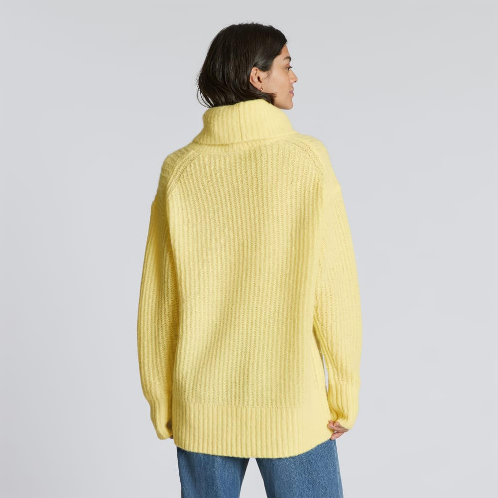 The Alpaca Oversized Turtleneck | Lemon - Image 3