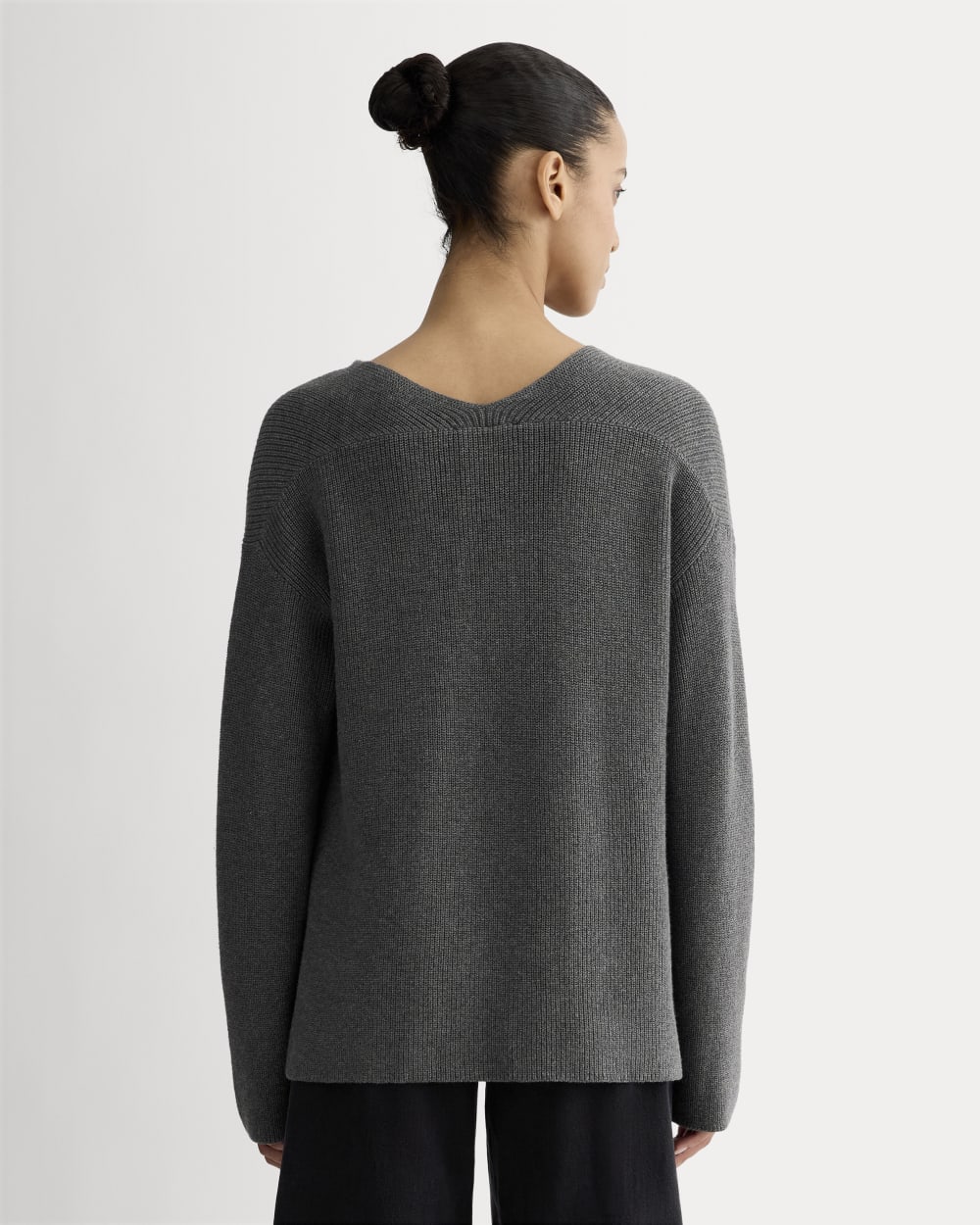 The Slouchy V-Neck in Everyday Cotton | Heathered Charcoal - Image 5