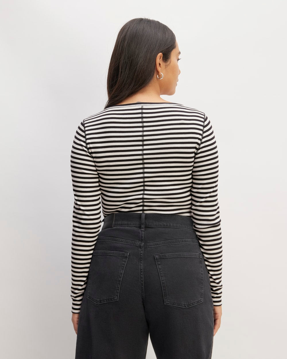 The Luxe Rib Long-Sleeve Scoop-Neck Tee | Bone / Black - Image 4