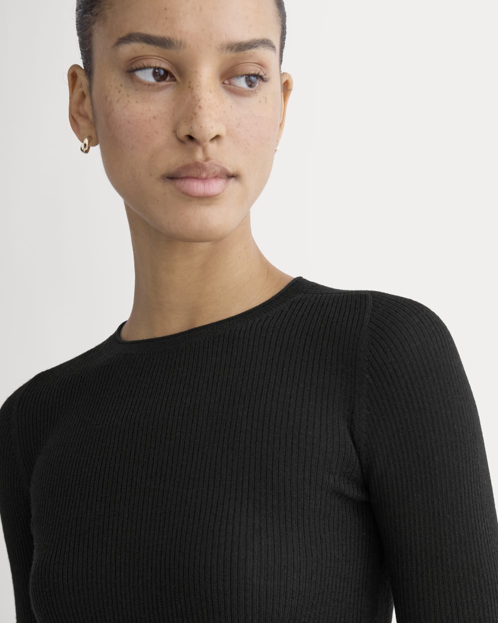The Cropped Crew Top in Ultrafine Merino | Black - Image 4