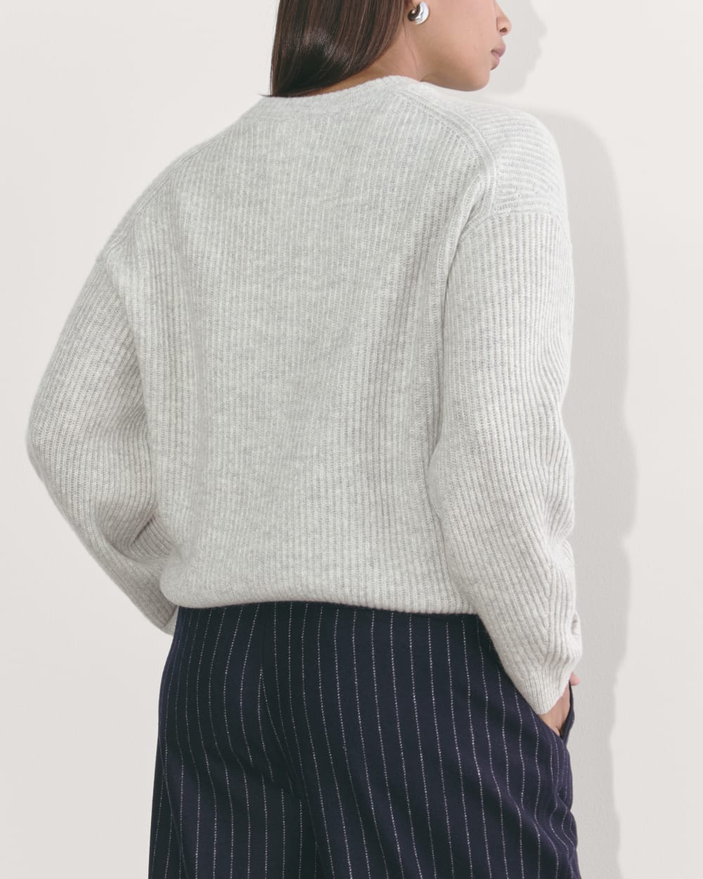 The Cocoon Crew in Wool Cashmere | Light Heather Grey - Image 6
